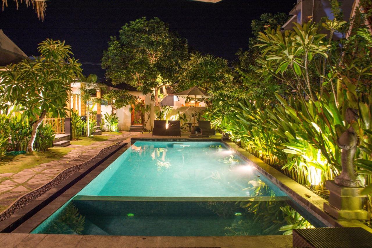 Singabu Bungalows Batununggul Exterior photo