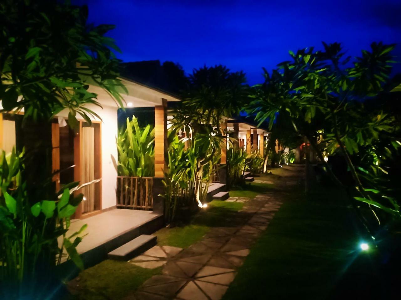 Singabu Bungalows Batununggul Exterior photo