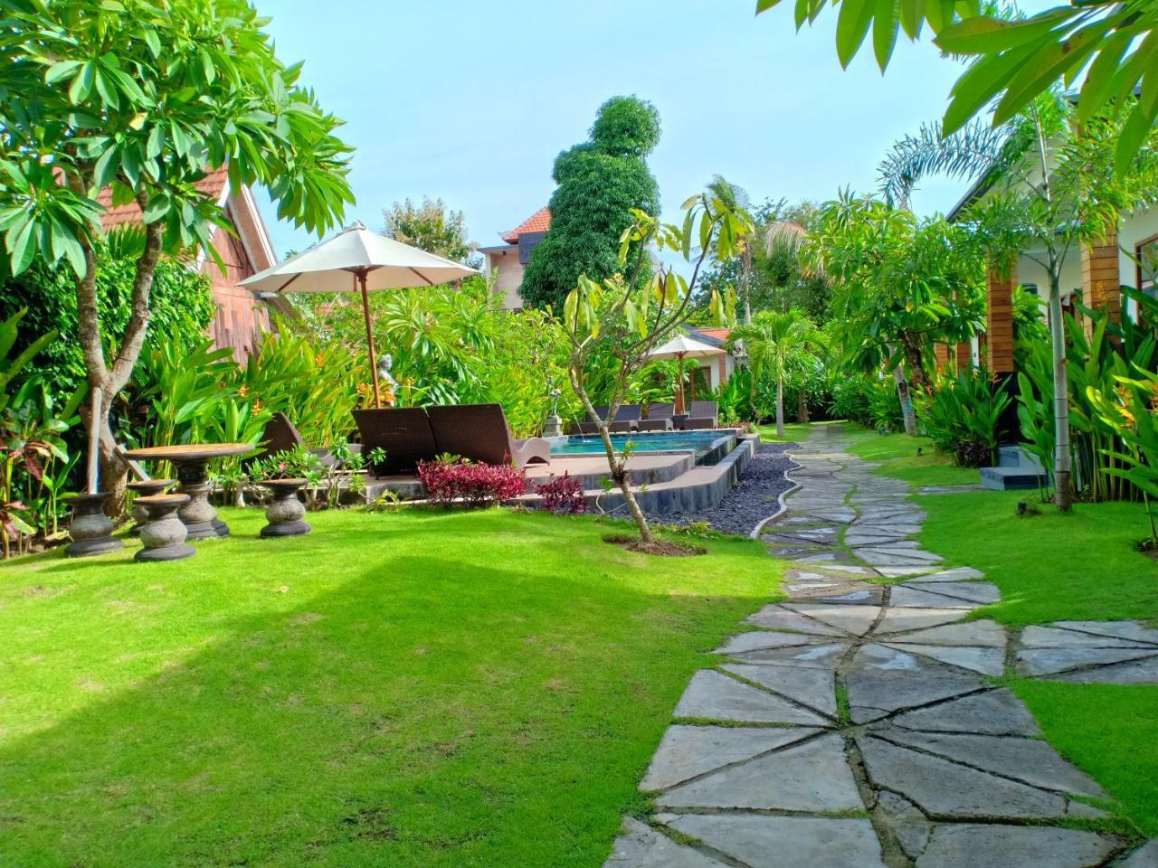 Singabu Bungalows Batununggul Exterior photo