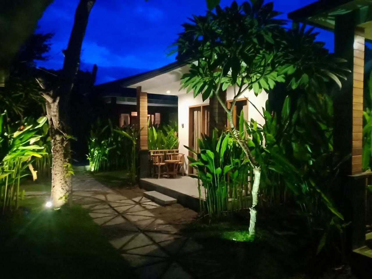 Singabu Bungalows Batununggul Exterior photo
