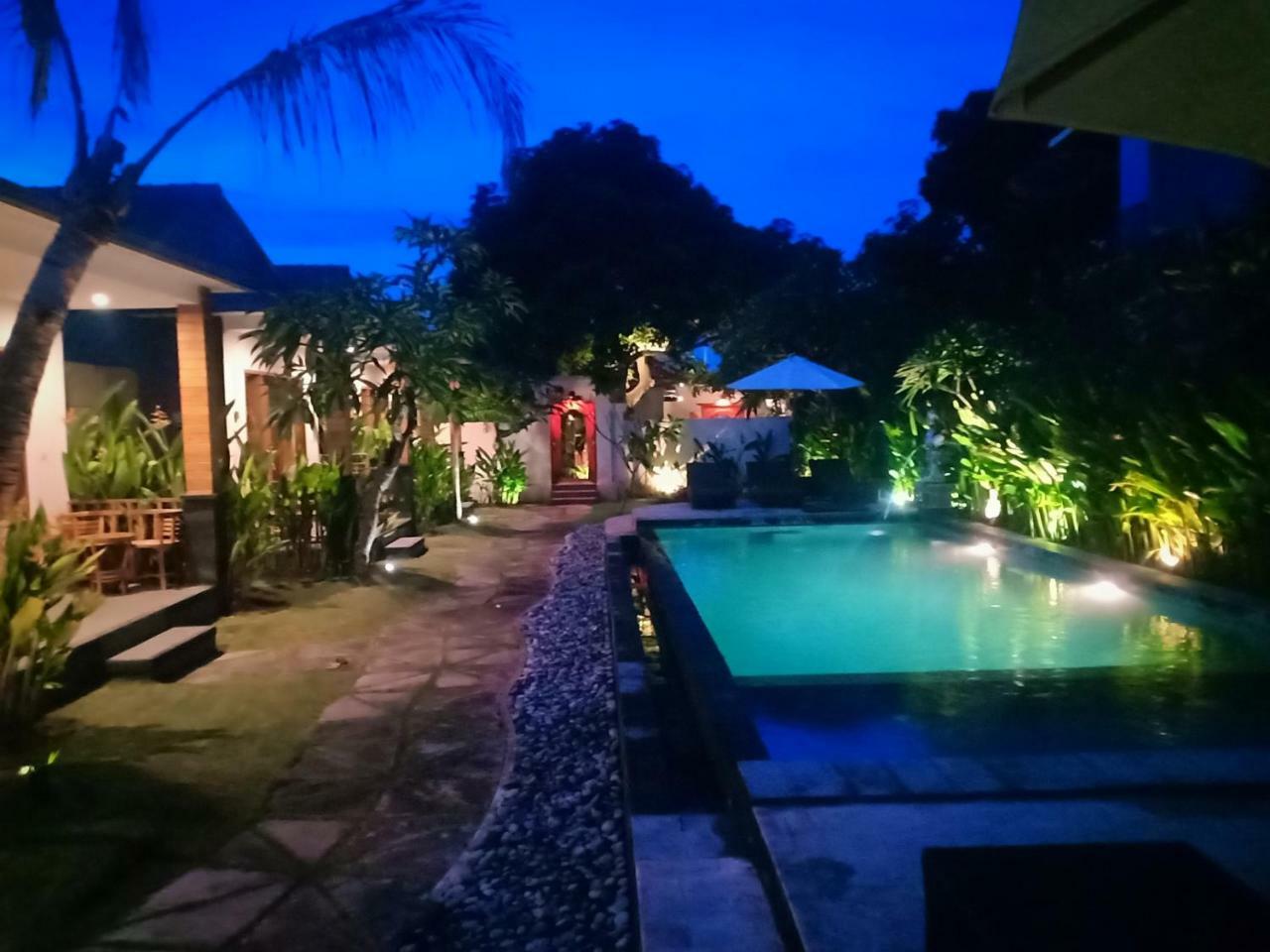 Singabu Bungalows Batununggul Exterior photo