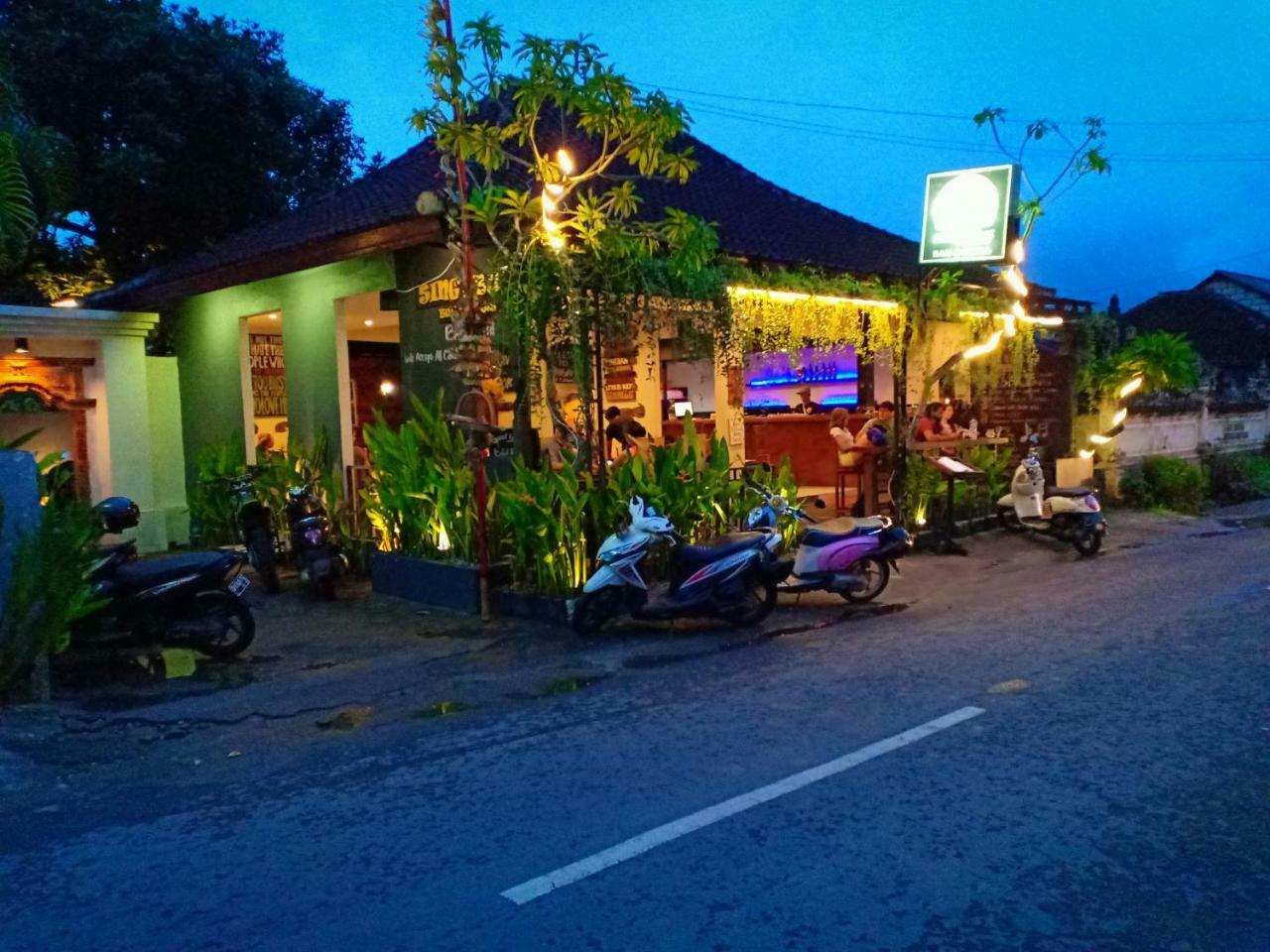 Singabu Bungalows Batununggul Exterior photo