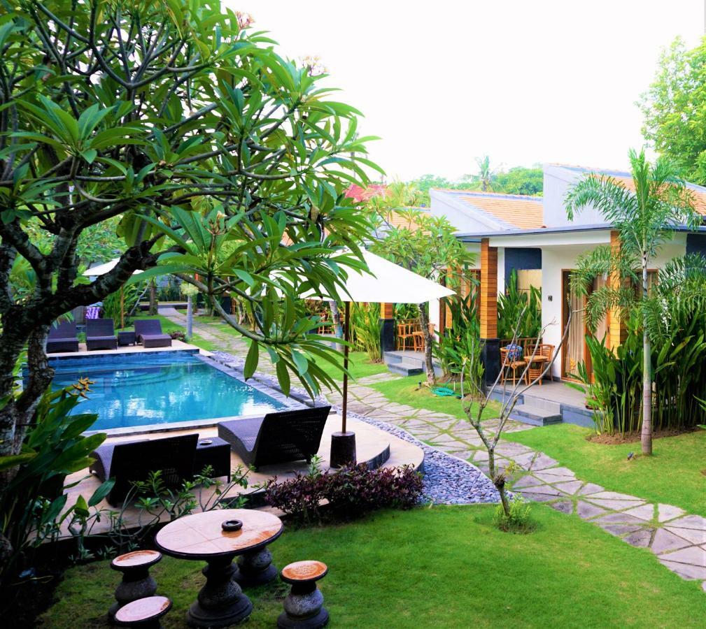 Singabu Bungalows Batununggul Exterior photo